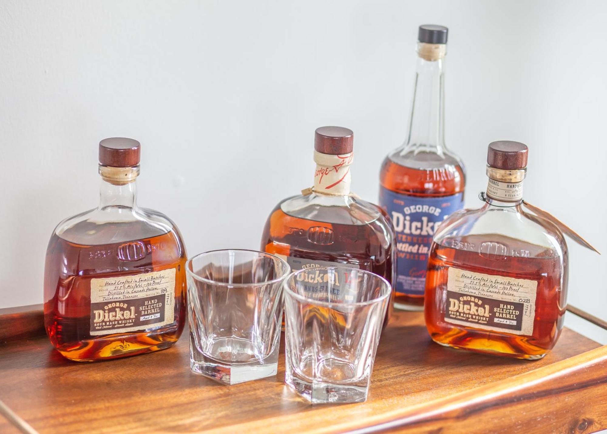 Whiskey House With Rooftop Golf, City Views! 8Min To Downtown! Sleeps 9! Nashville Eksteriør billede