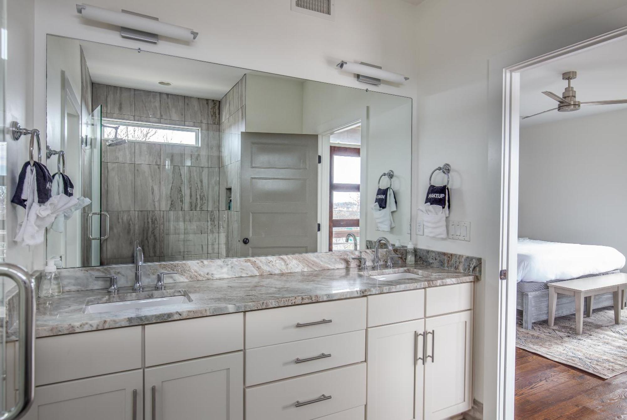 Whiskey House With Rooftop Golf, City Views! 8Min To Downtown! Sleeps 9! Nashville Eksteriør billede