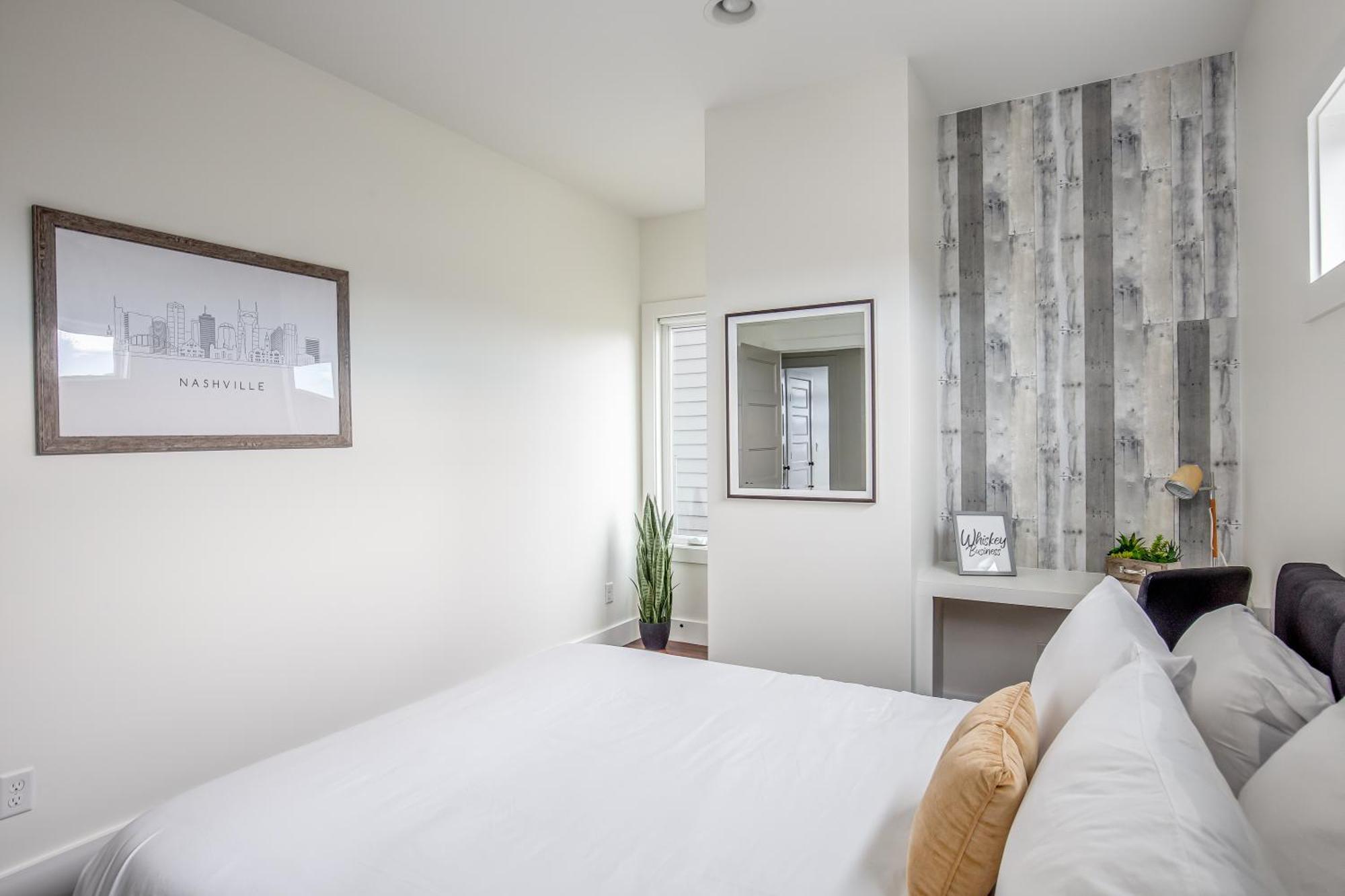 Whiskey House With Rooftop Golf, City Views! 8Min To Downtown! Sleeps 9! Nashville Eksteriør billede
